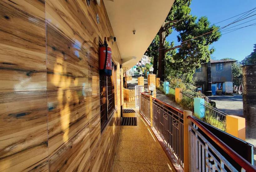 Hotel Surya Lake View Nainital Kültér fotó