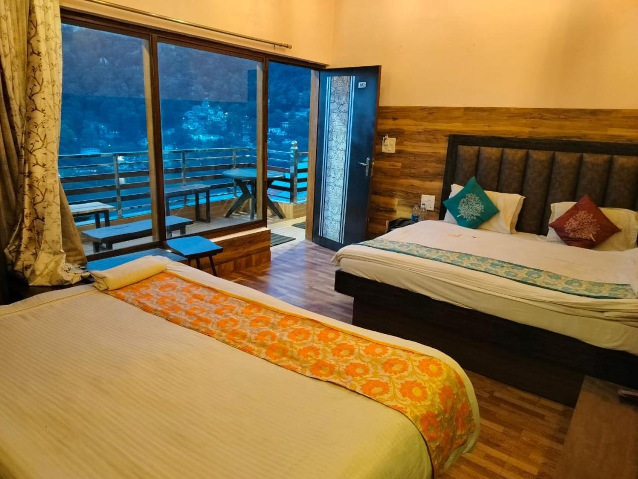 Hotel Surya Lake View Nainital Kültér fotó